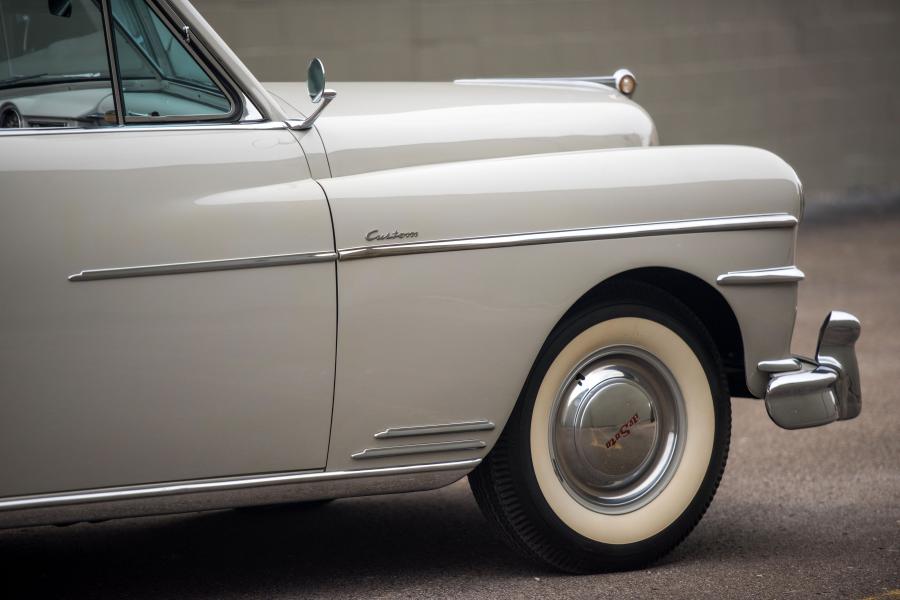 Детали экстерьера DeSoto Custom Convertible (S13-2) 1949 года  (фото 9 из 35)